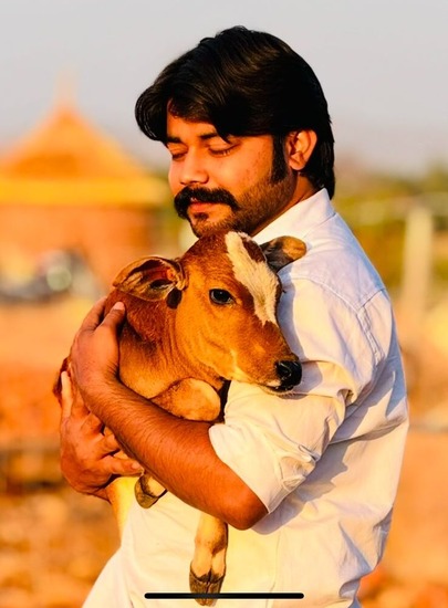 संस्थापक की छवि